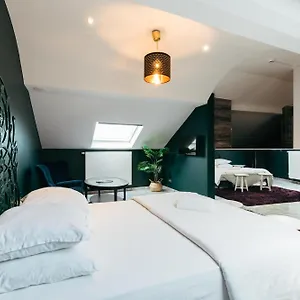 https://riad-nour.brusselshotelsbook.com